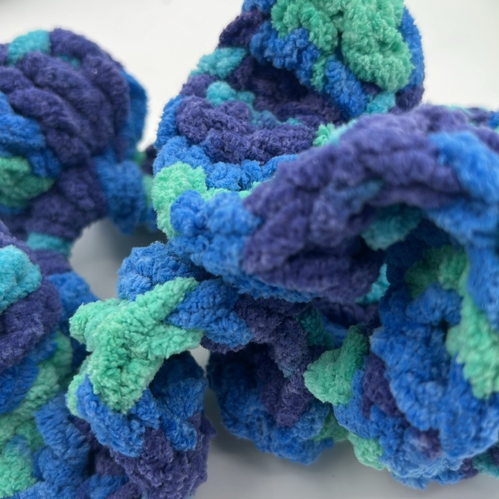 🧩 Crochet Scrunchies- set of 2 Handmade - Picture 4 of 6